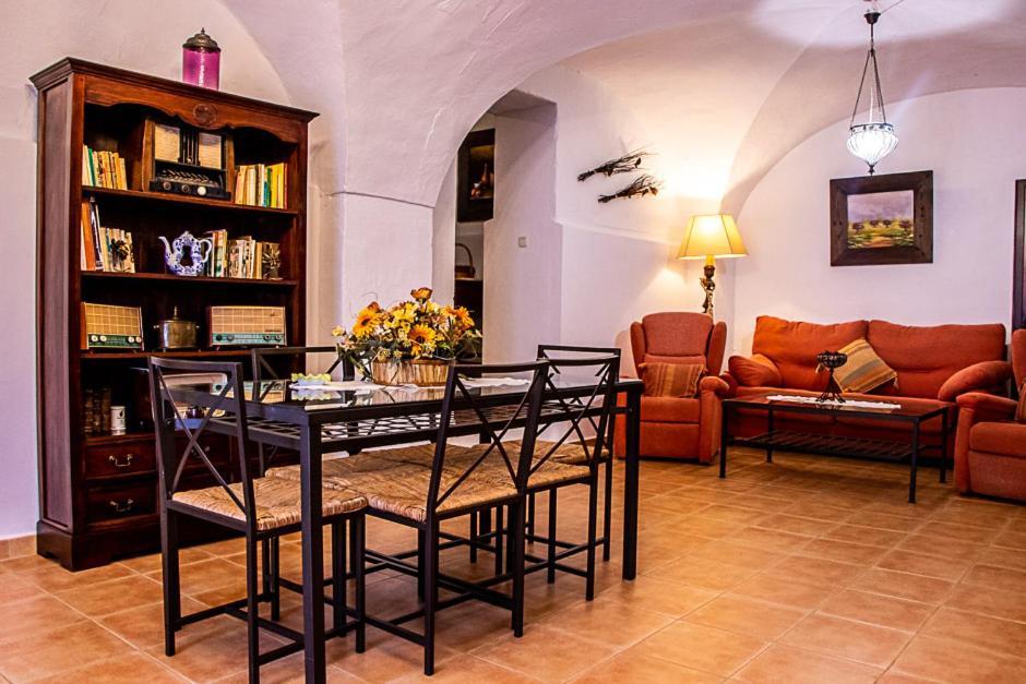 Casa Rural Los Gaitanes Valverde de Leganés Kültér fotó