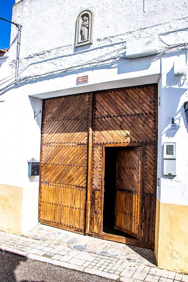 Casa Rural Los Gaitanes Valverde de Leganés Kültér fotó